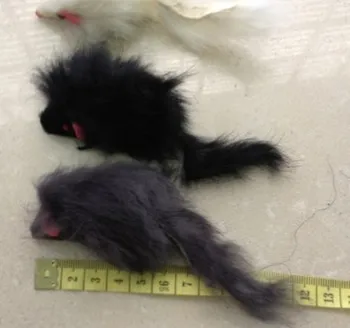 Nemokamas pristatymas pet žaislas katė žaislas didelis triušio kailio pelės ilgo kailio katė 6CM juoda/pilka/balta 100vnt/daug