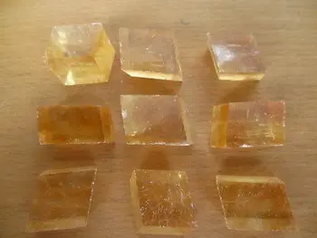100g Retas Optinis geltonojo Kalcito Kristalo Islandija Boksuotis skaidrus