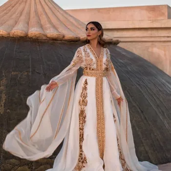 Elegantiška Baltos Spalvos Maroko Kaftan Su Aukso Appliques Ilgomis Rankovėmis Su Skara Islamo Saudo Arabų Vakare Chalatai Užsakymą